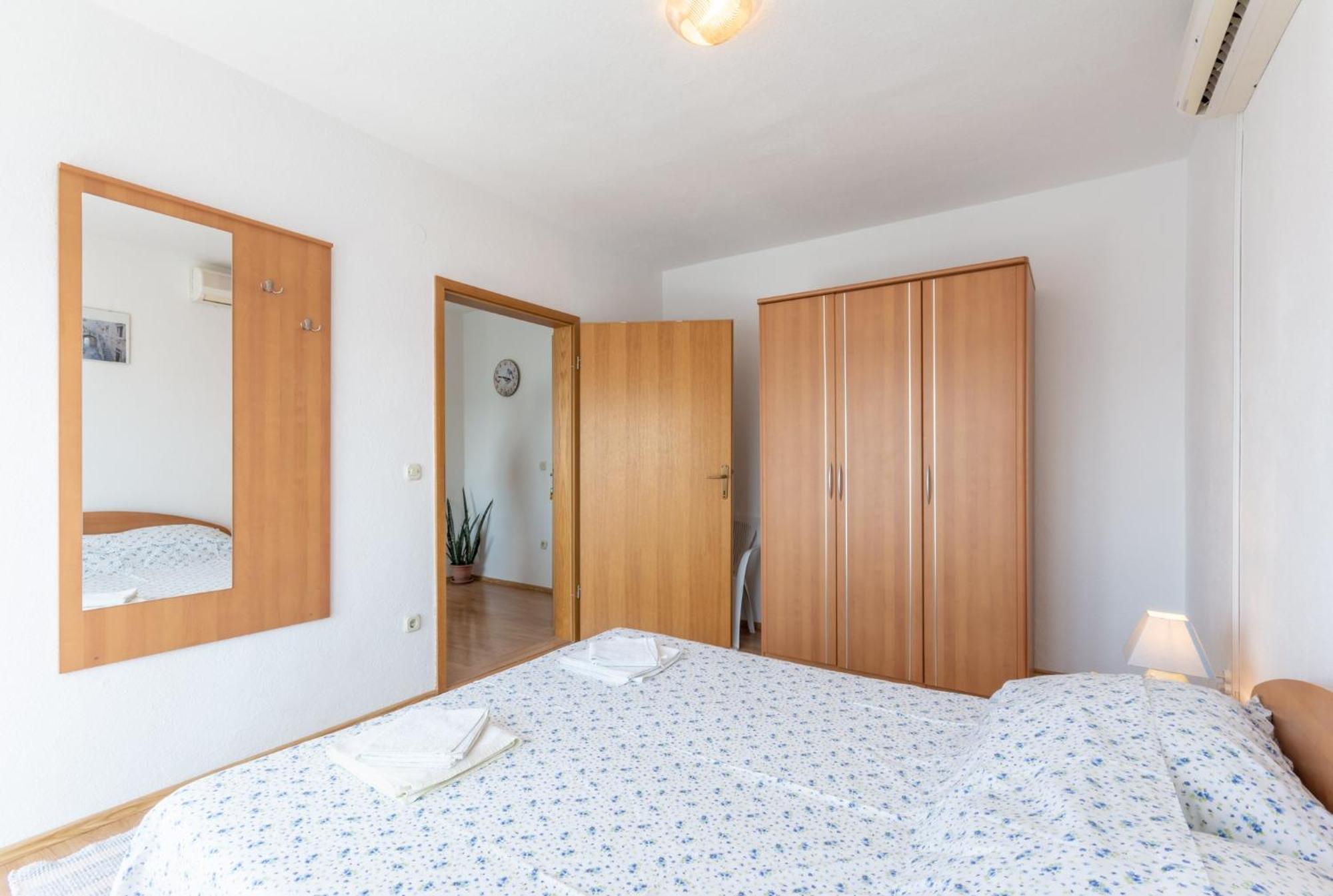 Apartments Mimi Trogir Room photo