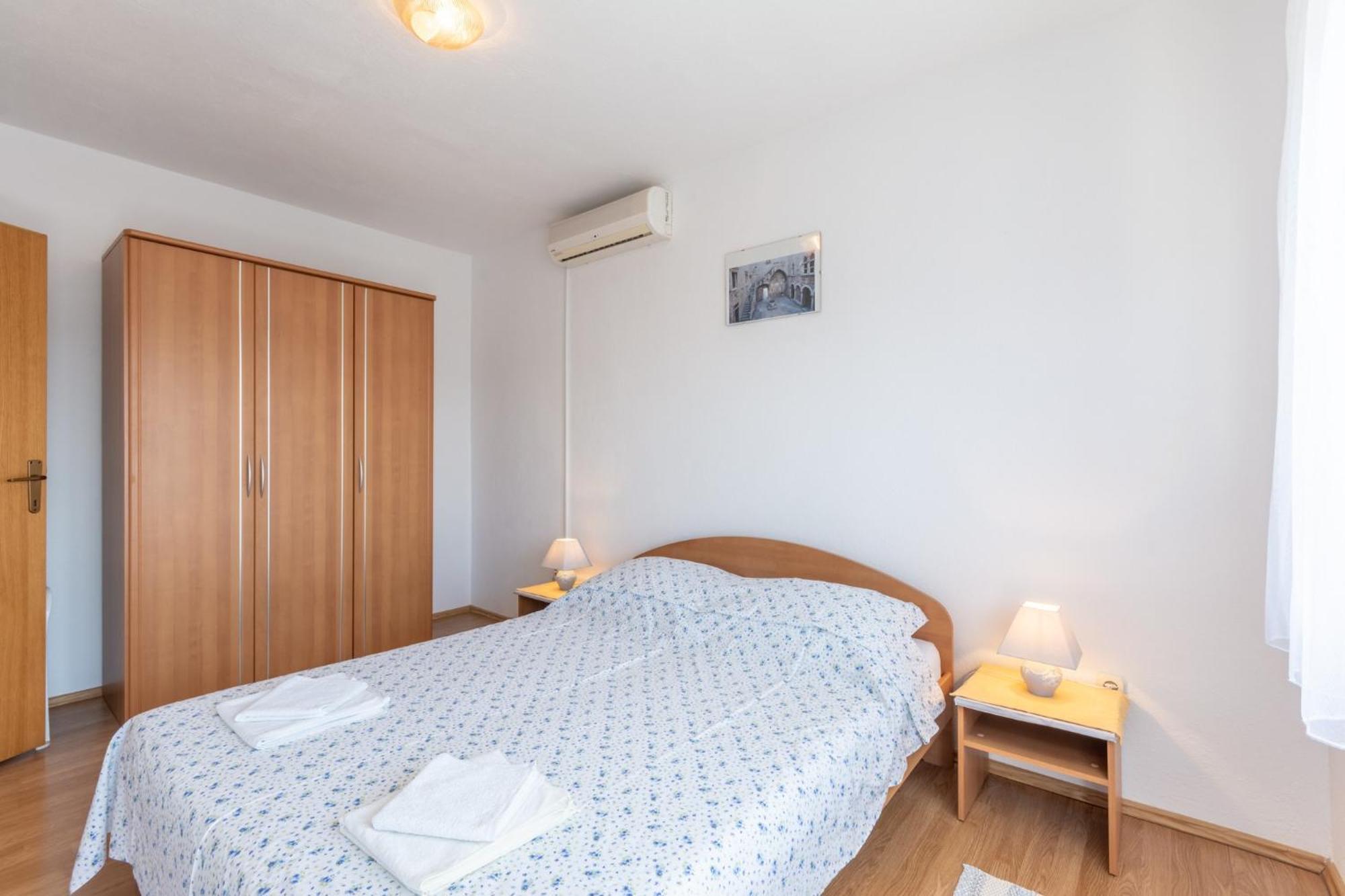 Apartments Mimi Trogir Room photo